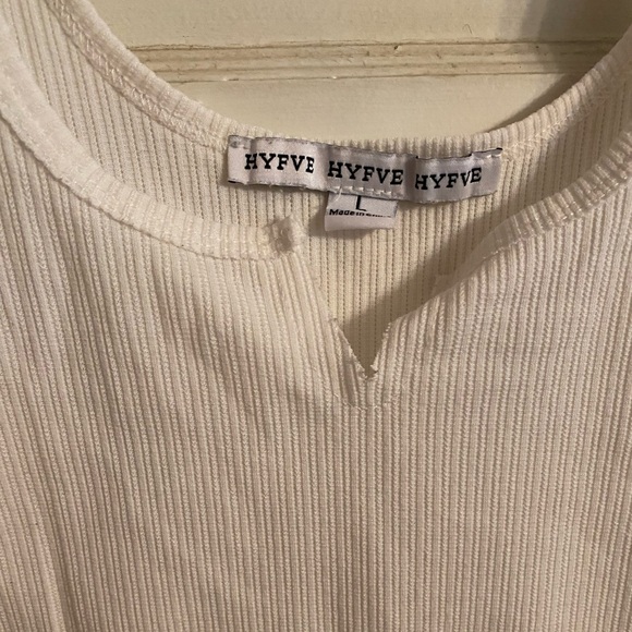 HYFVE Women's White Crop Top And Gray Shorts Romper Outfit Size Large Bundle - Picture 3 of 9